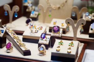 Lire la suite à propos de l’article Vendre des bijoux en Suisse